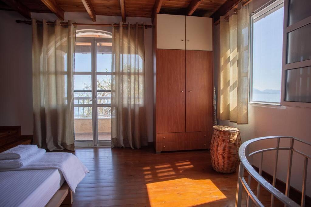 Kohyli Beachfront House Agia Pelagia Chlomou Extérieur photo