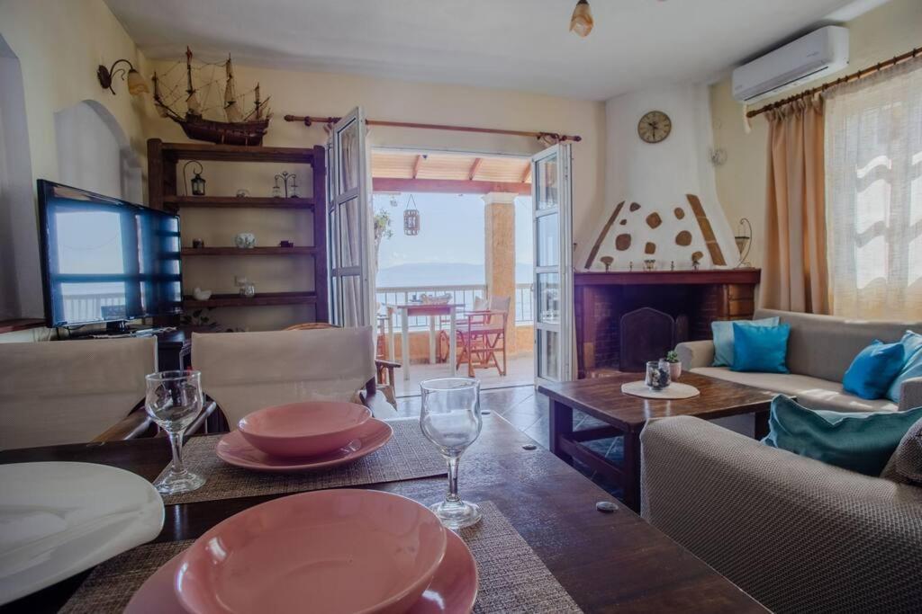 Kohyli Beachfront House Agia Pelagia Chlomou Extérieur photo