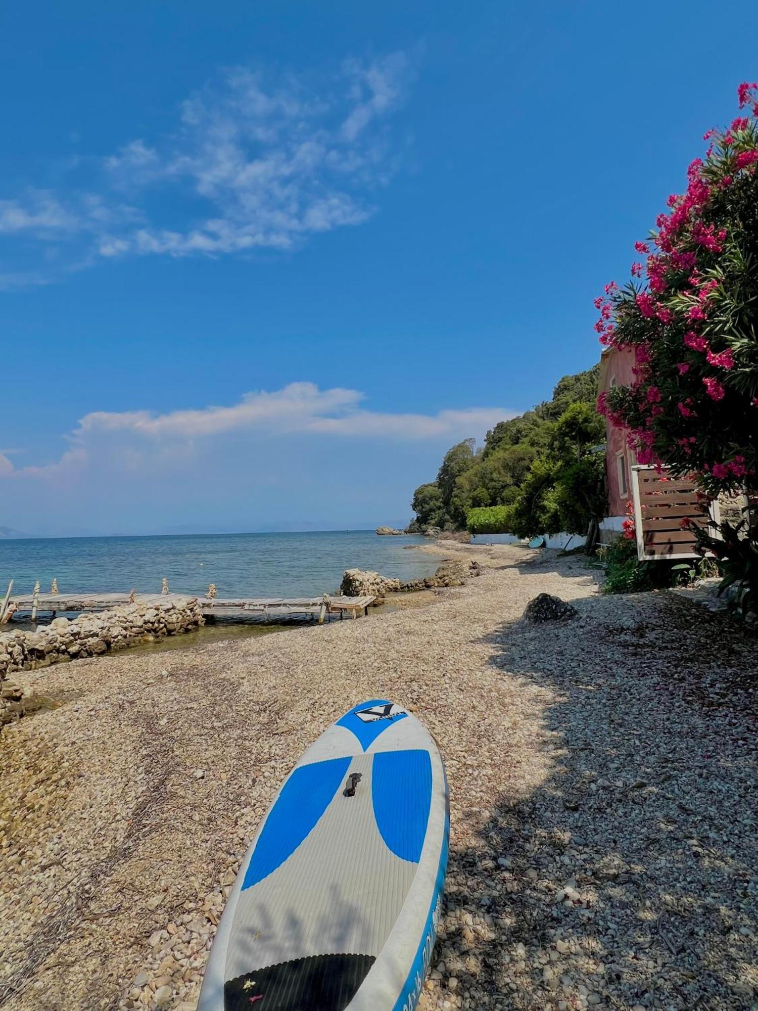 Kohyli Beachfront House Agia Pelagia Chlomou Extérieur photo