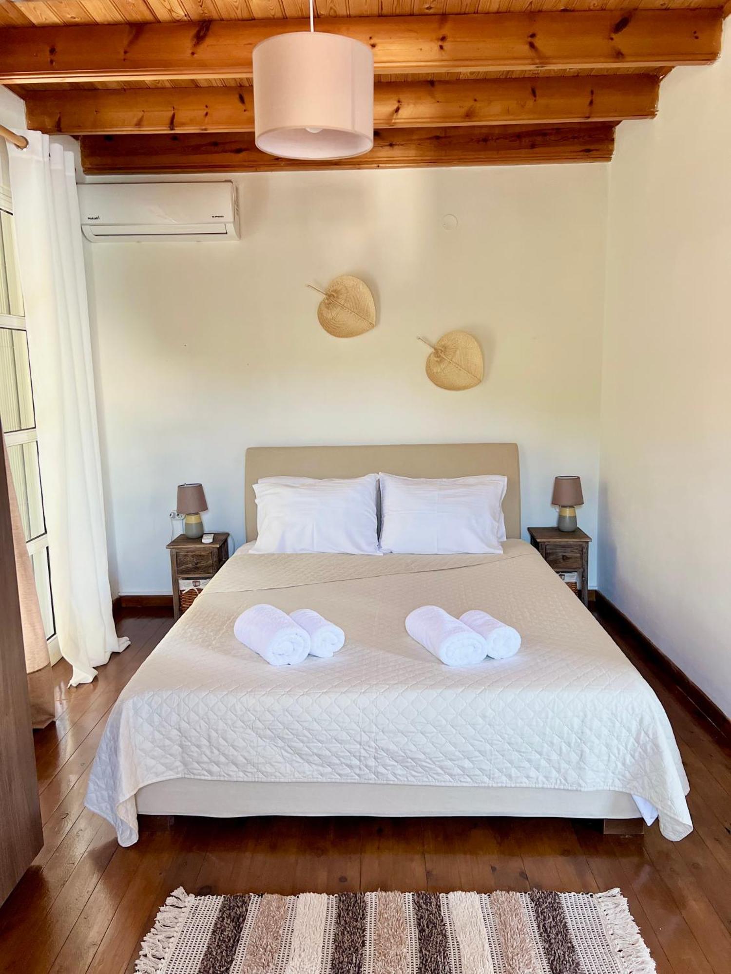 Kohyli Beachfront House Agia Pelagia Chlomou Extérieur photo