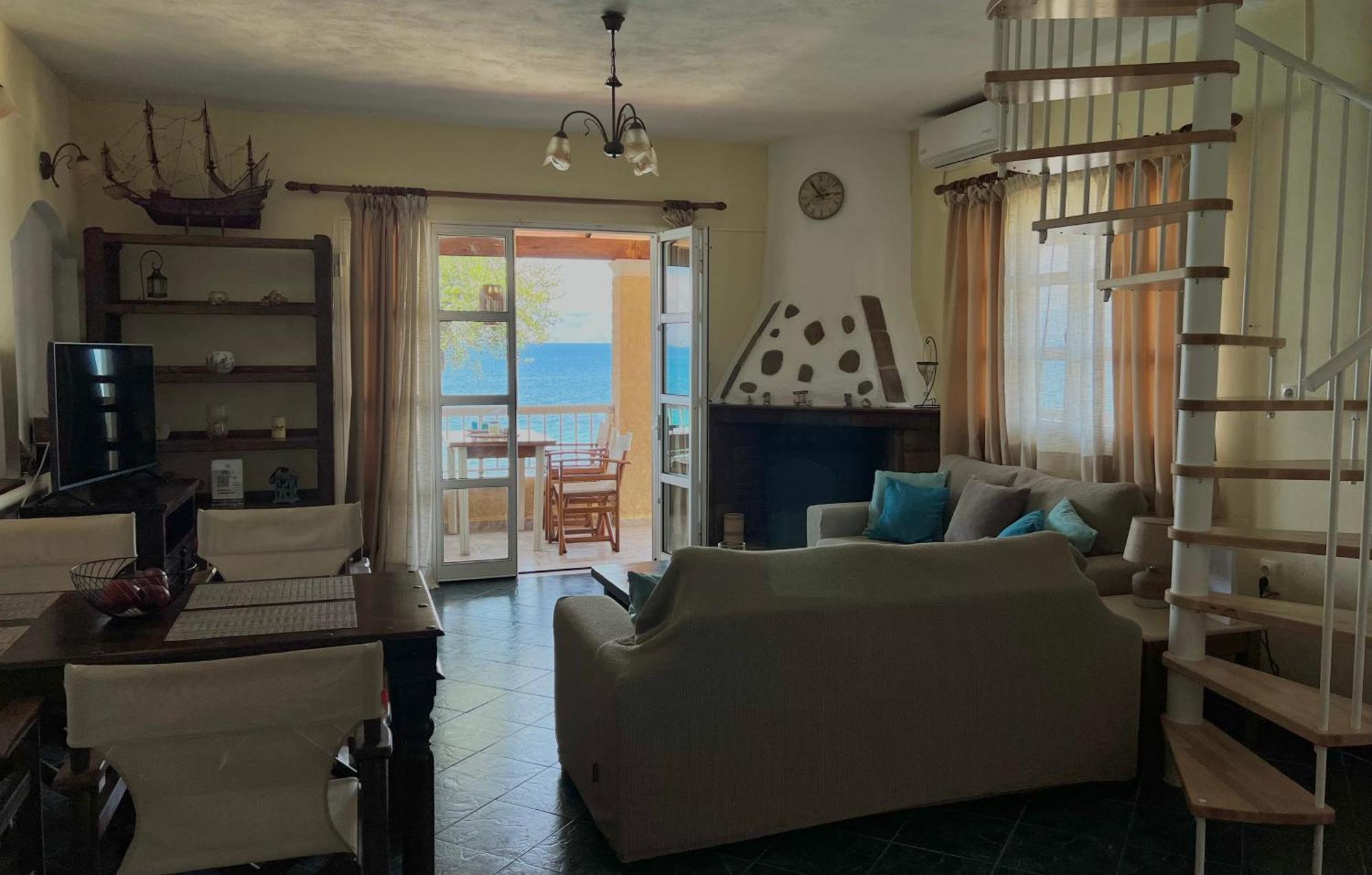 Kohyli Beachfront House Agia Pelagia Chlomou Extérieur photo