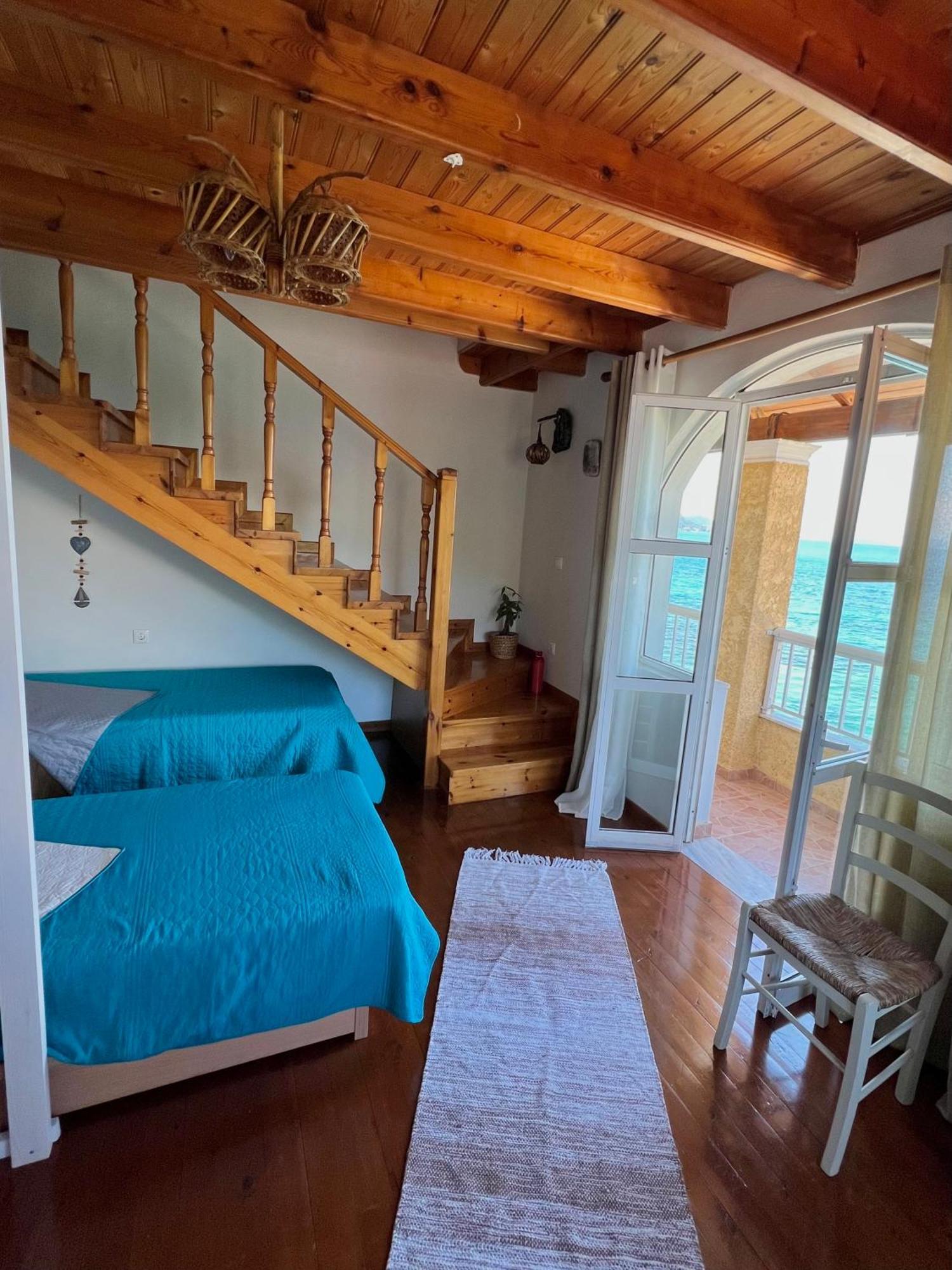 Kohyli Beachfront House Agia Pelagia Chlomou Extérieur photo