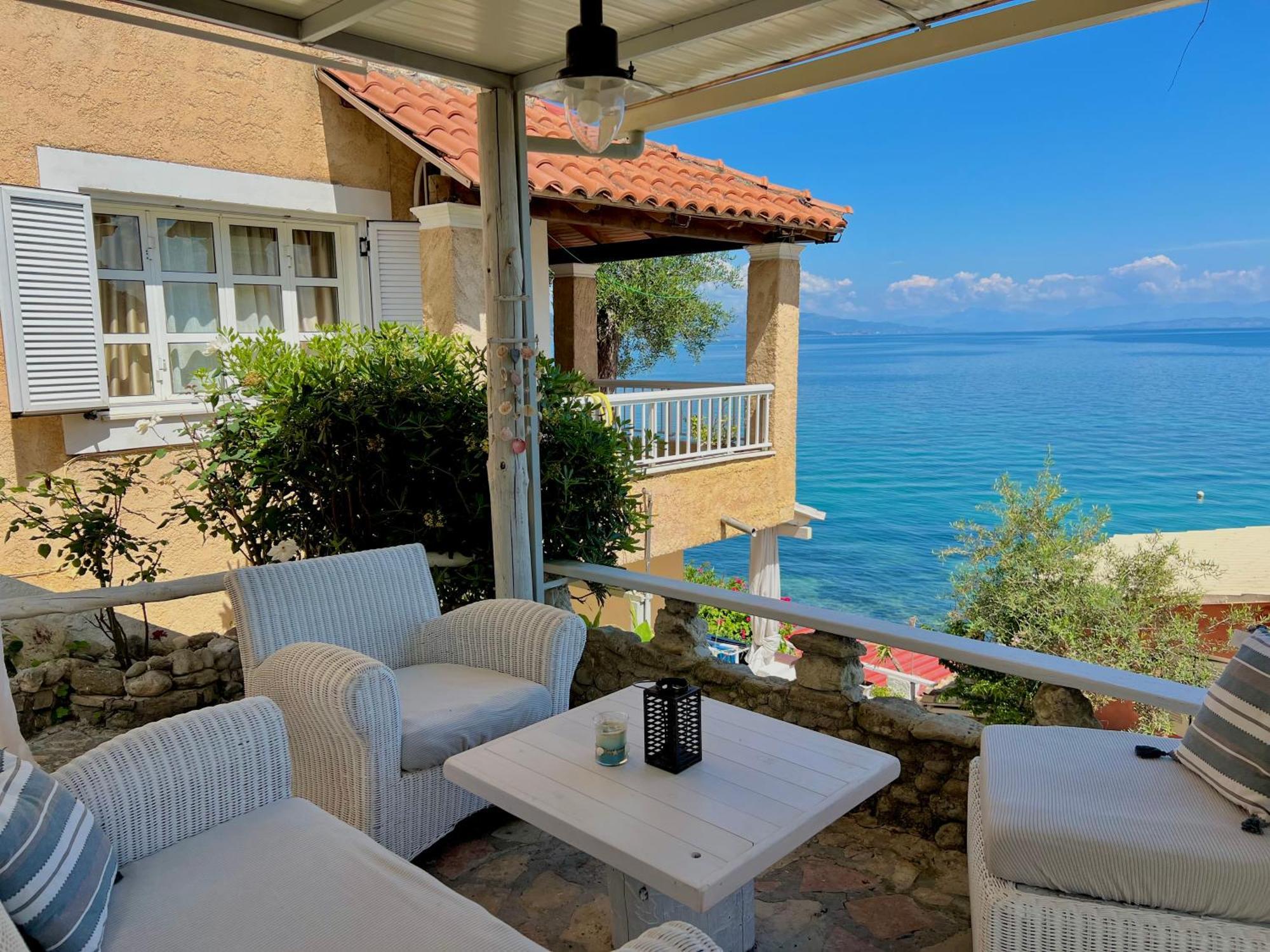 Kohyli Beachfront House Agia Pelagia Chlomou Extérieur photo