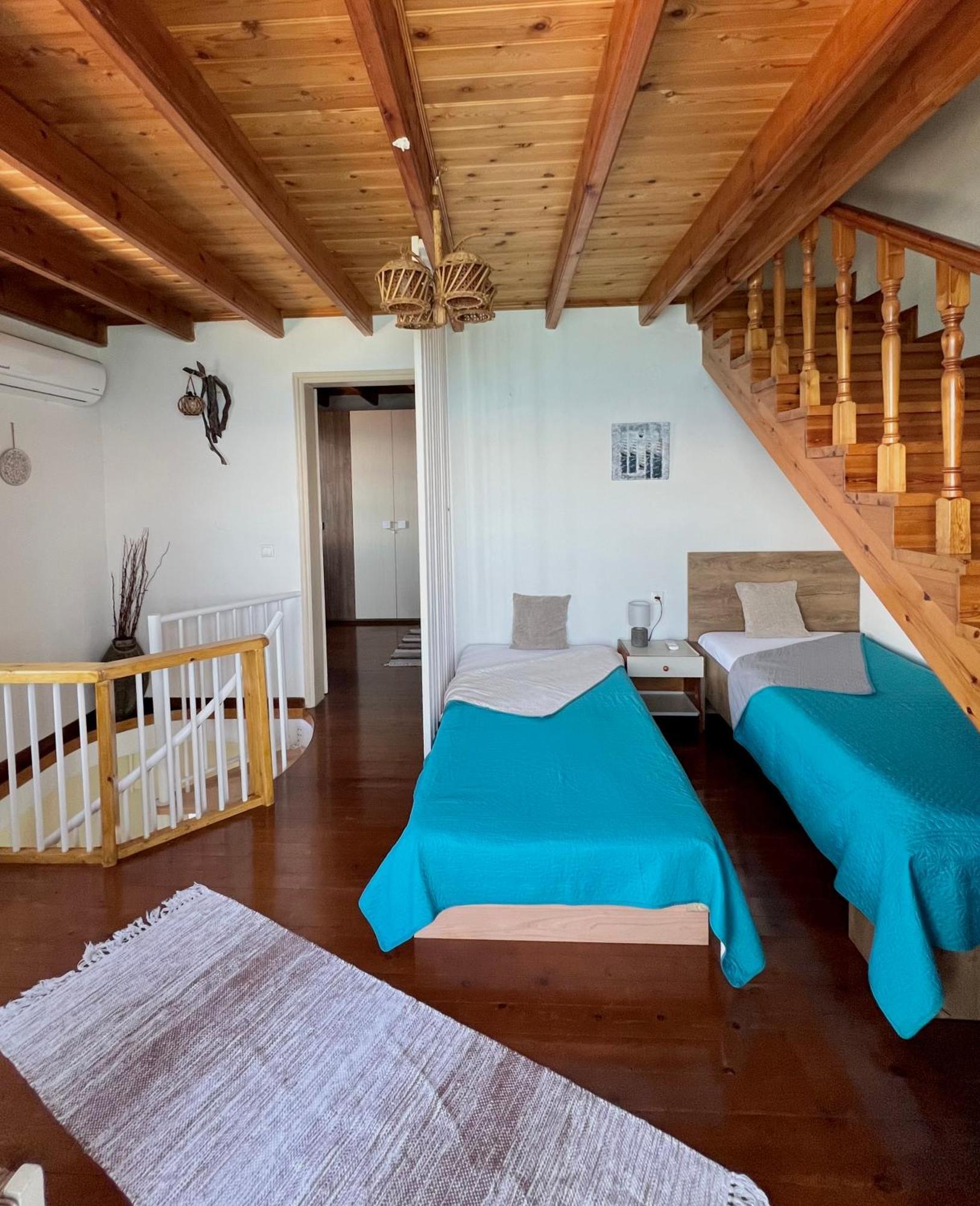 Kohyli Beachfront House Agia Pelagia Chlomou Extérieur photo